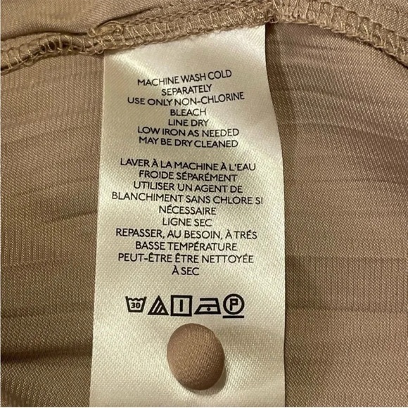 ANTHROPOLOGIE Shirred
Short Sleeve Peasant Blouse in Neutral - Picture 5 of 6